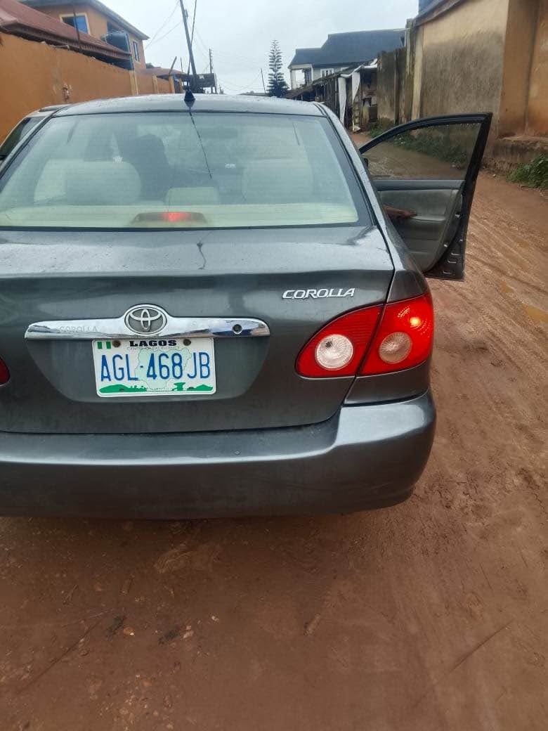 A picture of Toyota Corolla 06
