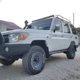 A picture of TOYOTA LAND CRUISER