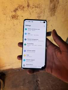 A picture of Galaxy s10