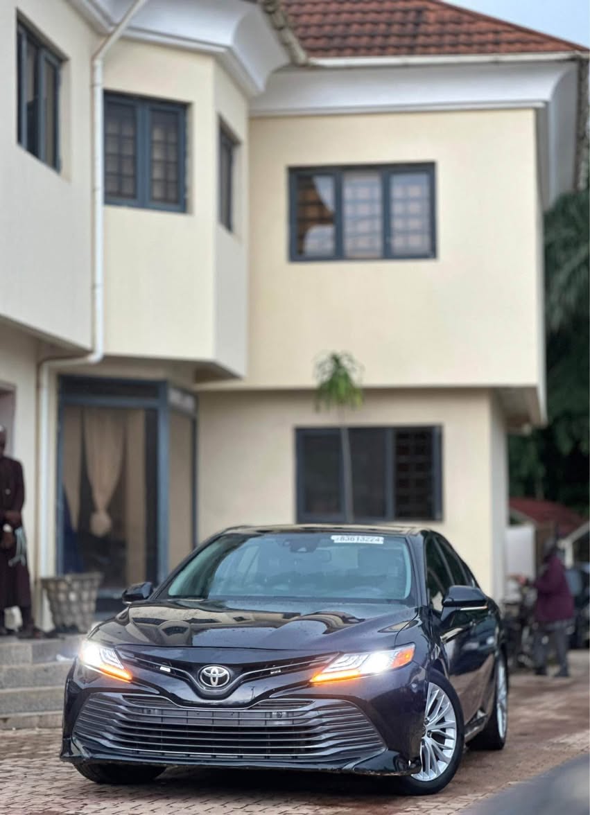 A picture of Distress sale Sari sari Foreign Used Toyota Camry 2018 XLE
