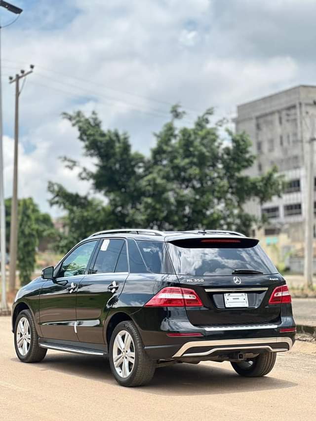 A picture of FOREIGN USED BENZ ML350