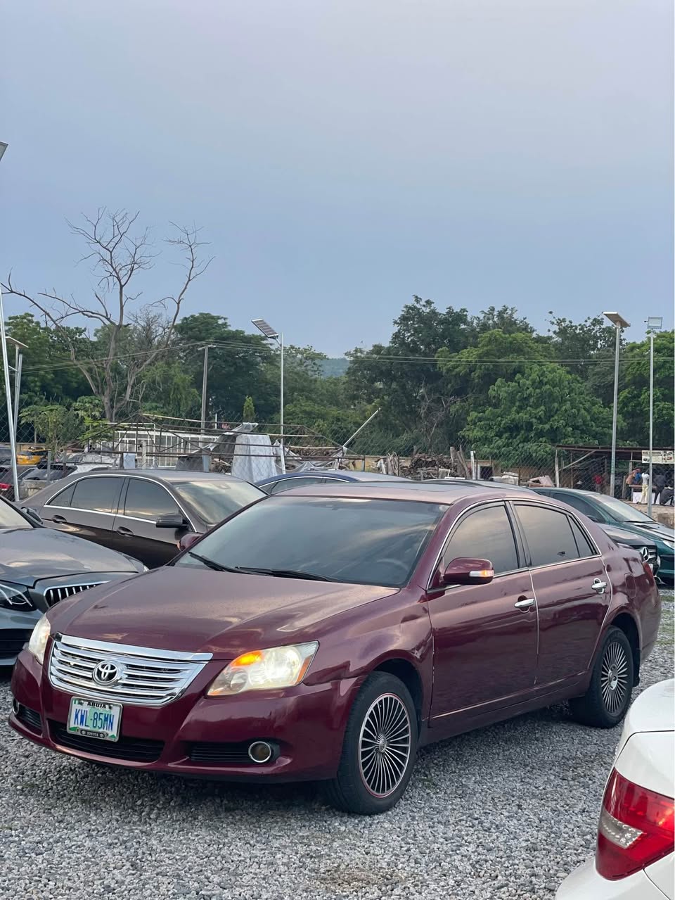 A picture of Neatly used 08 Toyota Avalon with untempered V6 engine and