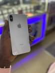 A picture of Iphone Xs max 64gbs
