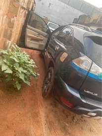 A picture of Rx330 for sell