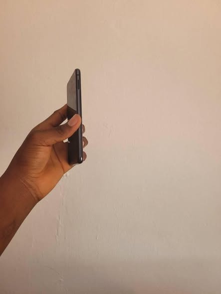 A picture of Samsung S10E