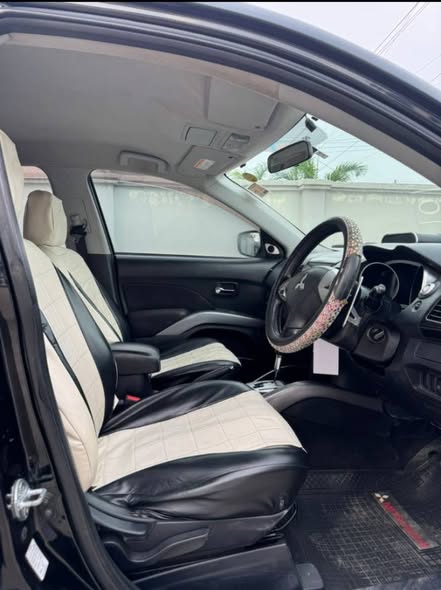 A picture of Mitsubishi outlander