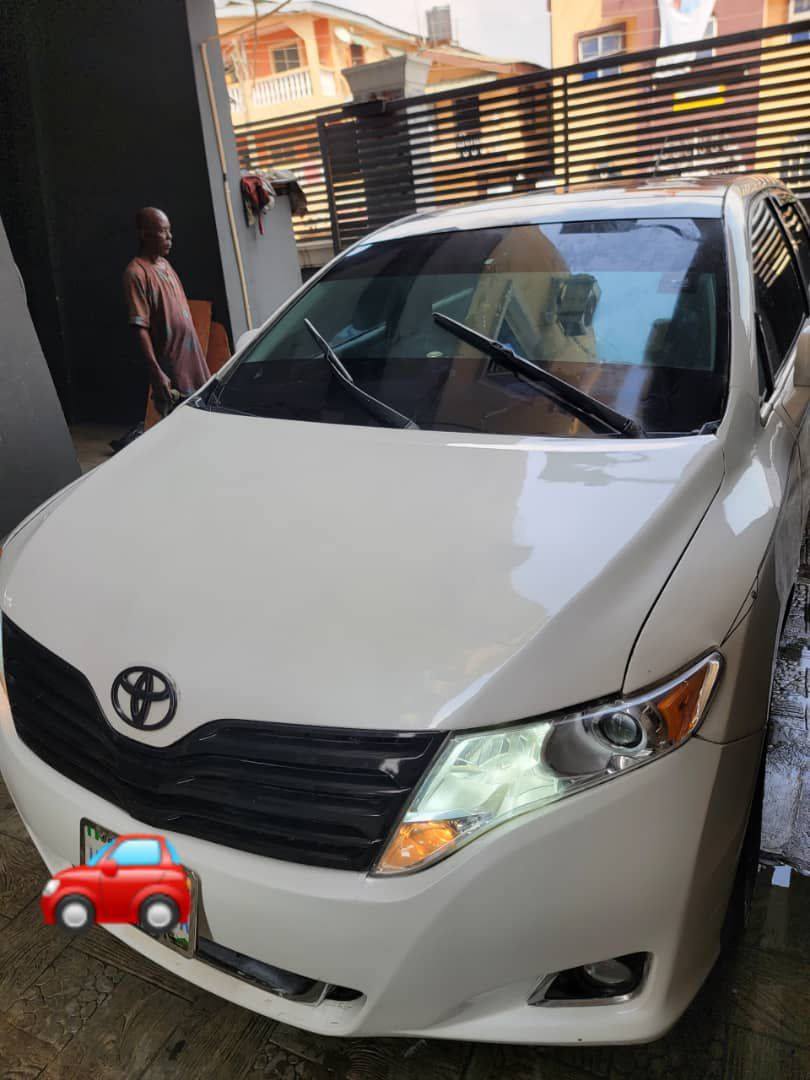 A picture of Toyota VENZA 2010 used by UK Man Reg V6 engine