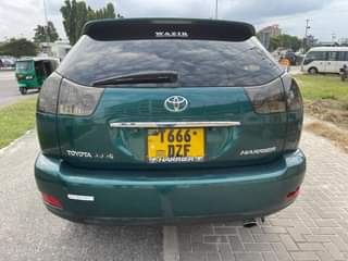 A picture of PRICE 18 8ML Contact 0764683101 TOYOTA HARIER NEW MODEL YEAR