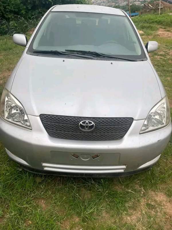 A picture of Toyota Corolla Obama 06 manual drive pure first body untouched
