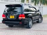 A picture of LAND CRUISER VX V8