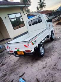 A picture of Suzuki carry inauzwa 