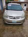 A picture of Toyota sienna 2006