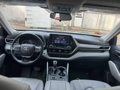 A picture of TOYOTA HIGHLANDER 2020 TOKS