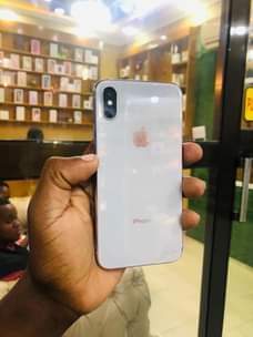 A picture of IPHONE X GB 64 BH 100