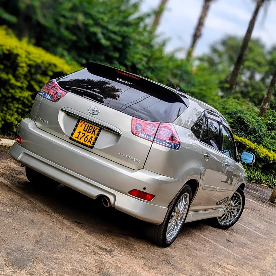 A picture of Toyota Harrier