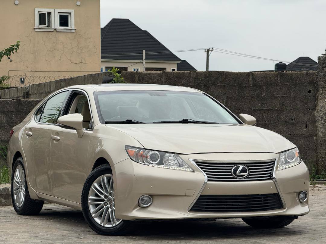 A picture of Foreign used 2014 ES350