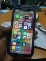 A picture of I phone 11 plain gb 64 battery 100 face id