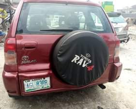 A picture of DISTRESS SALE SHARP 2004 TOYOTA RAV4 Engine very silent Gear