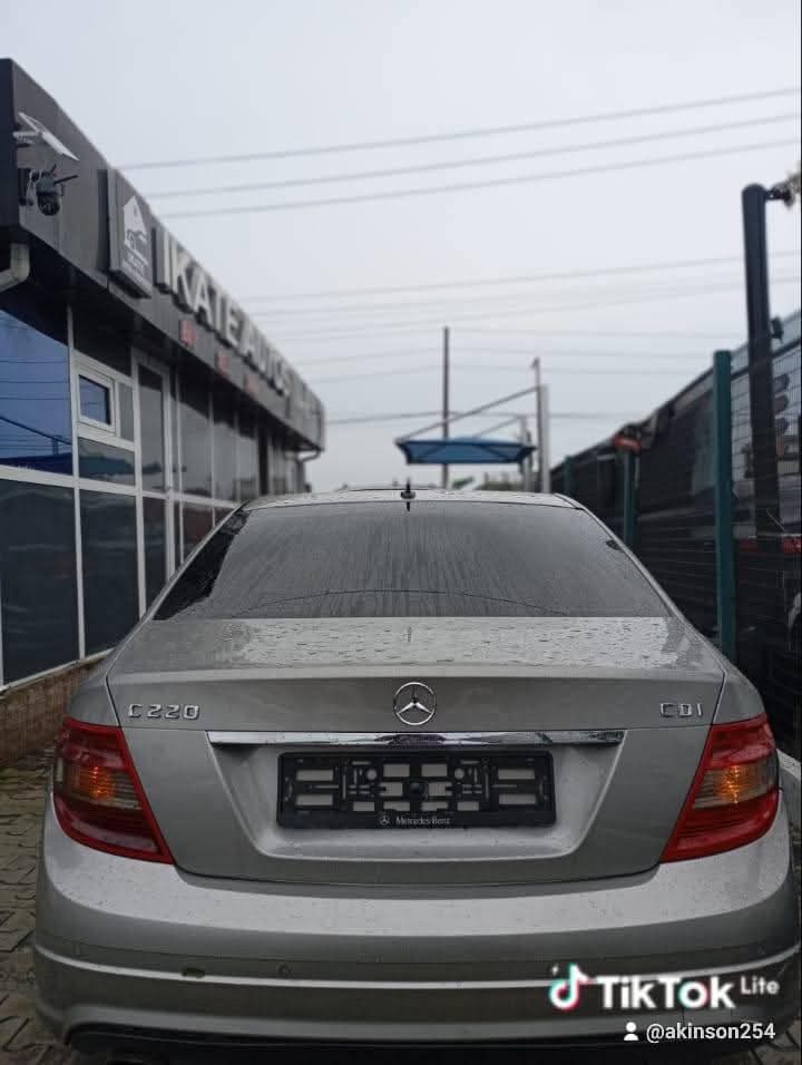 A picture of Car