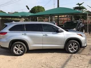 A picture of 2015 Toyota Highlander Le 23millon
