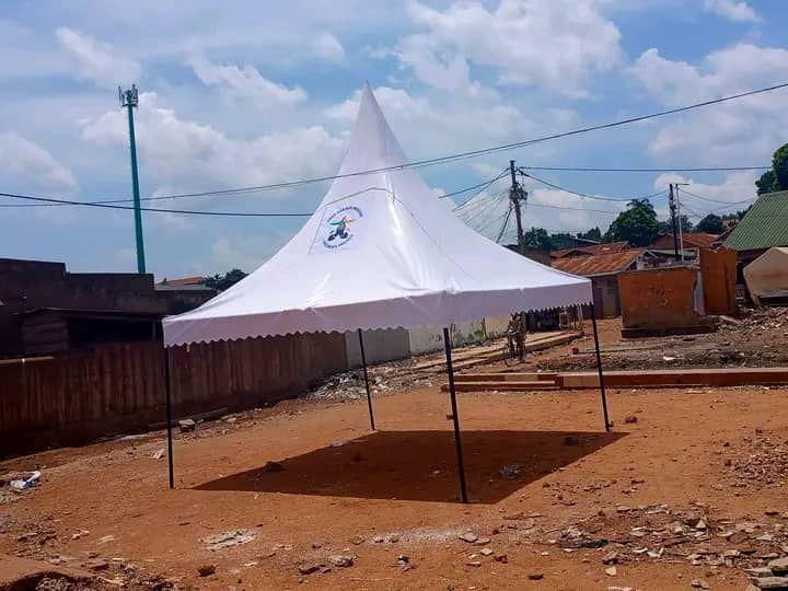 Tents M.