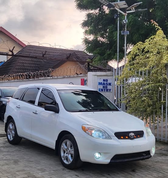 A picture of Toyota matrix