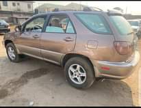A picture of Lexus RX300 04
