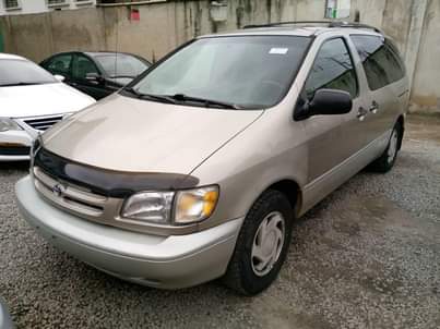 A picture of Distress sale TOYOTA SIENNA TOKUNBO BUY AND DRIVE JUST AT