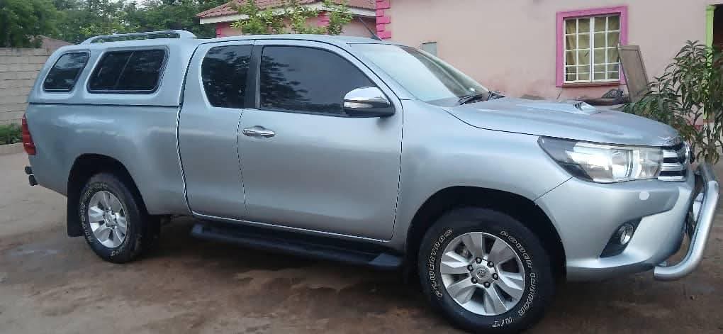 used toyota hilux