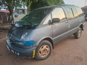 A picture of Toyota Previa Manual first body pan Direct with Back Axle
