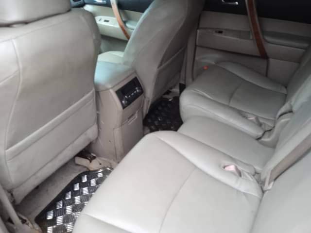 A picture of 2008 Toyota Highlander neatly flashed with no filler AC chilling