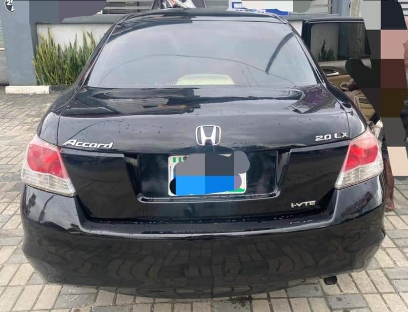 A picture of Brand Honda Model Accord Trim LX Year 2010 Cylinder Inline