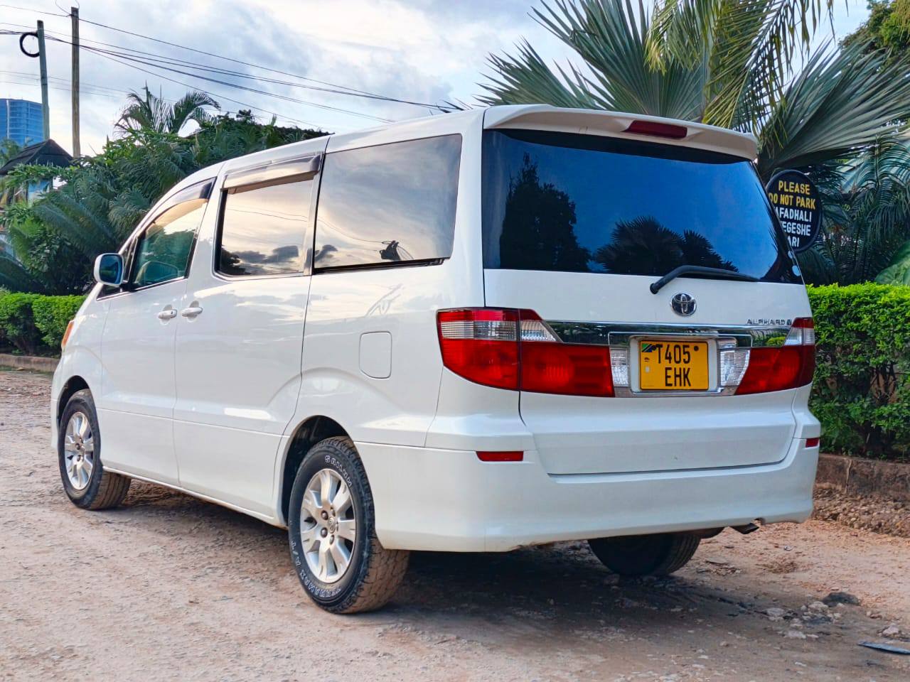 A picture of Alphard 0767058883