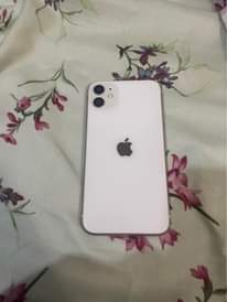 A picture of Iphone 11 plain 64