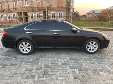 A picture of This is extremely clean lexus es350 2009 2010 model full