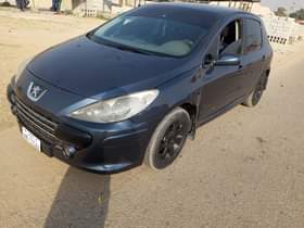 A picture of Peugeot 307 manual Transmission 4 sale clean body and clean