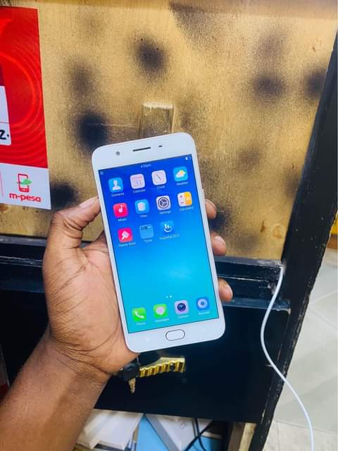 A picture of OPPO F1s 64GB RAM4GB
