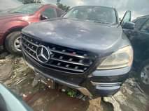 A picture of ML350 2012