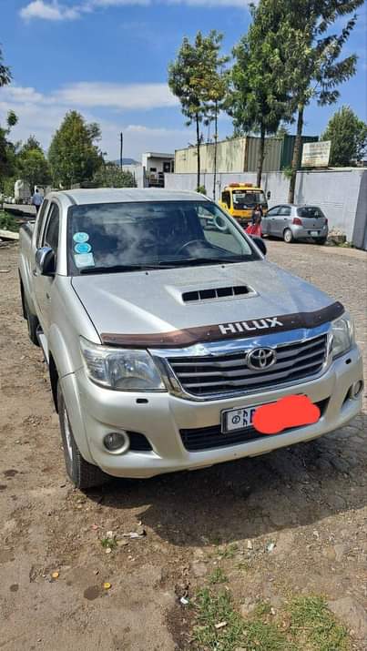 used toyota hilux