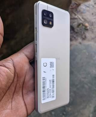 A picture of Sharp aquos sense 6 5G TZ S 190 000 Tu