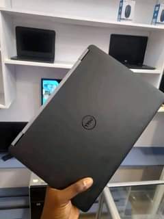 A picture of Dell latitude E7270 core i3 6th gen SSD 256gb ram