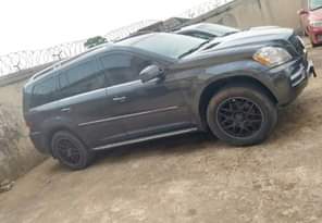 A picture of 2011 Mercedes Benz GL550 model 4Matic The car is perfectly