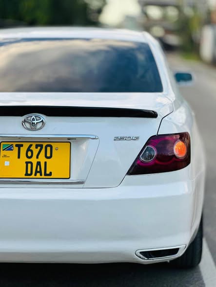 A picture of TOYOTA MARK X DAL ENGINE 4GR COLOUR WHITE PETROL Cc