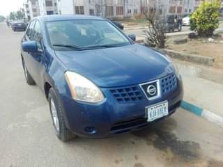 A picture of Nissan rogue 08