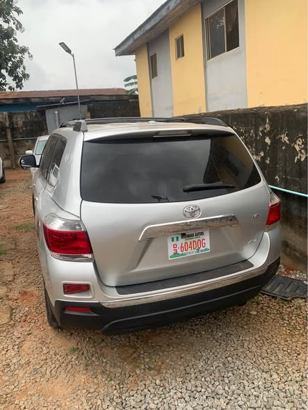 A picture of TOYOTA HIGHLANDER