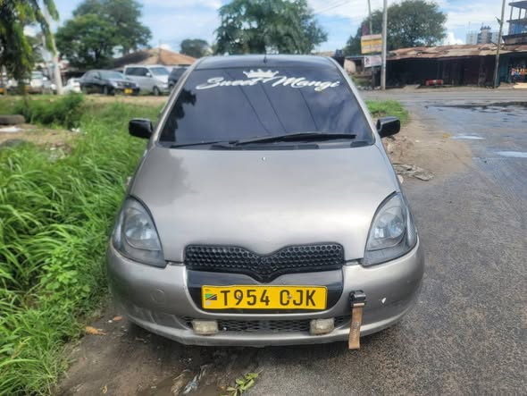 A picture of TOYOTA VITS OLD