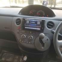 A picture of Toyota Sienta XL 2012