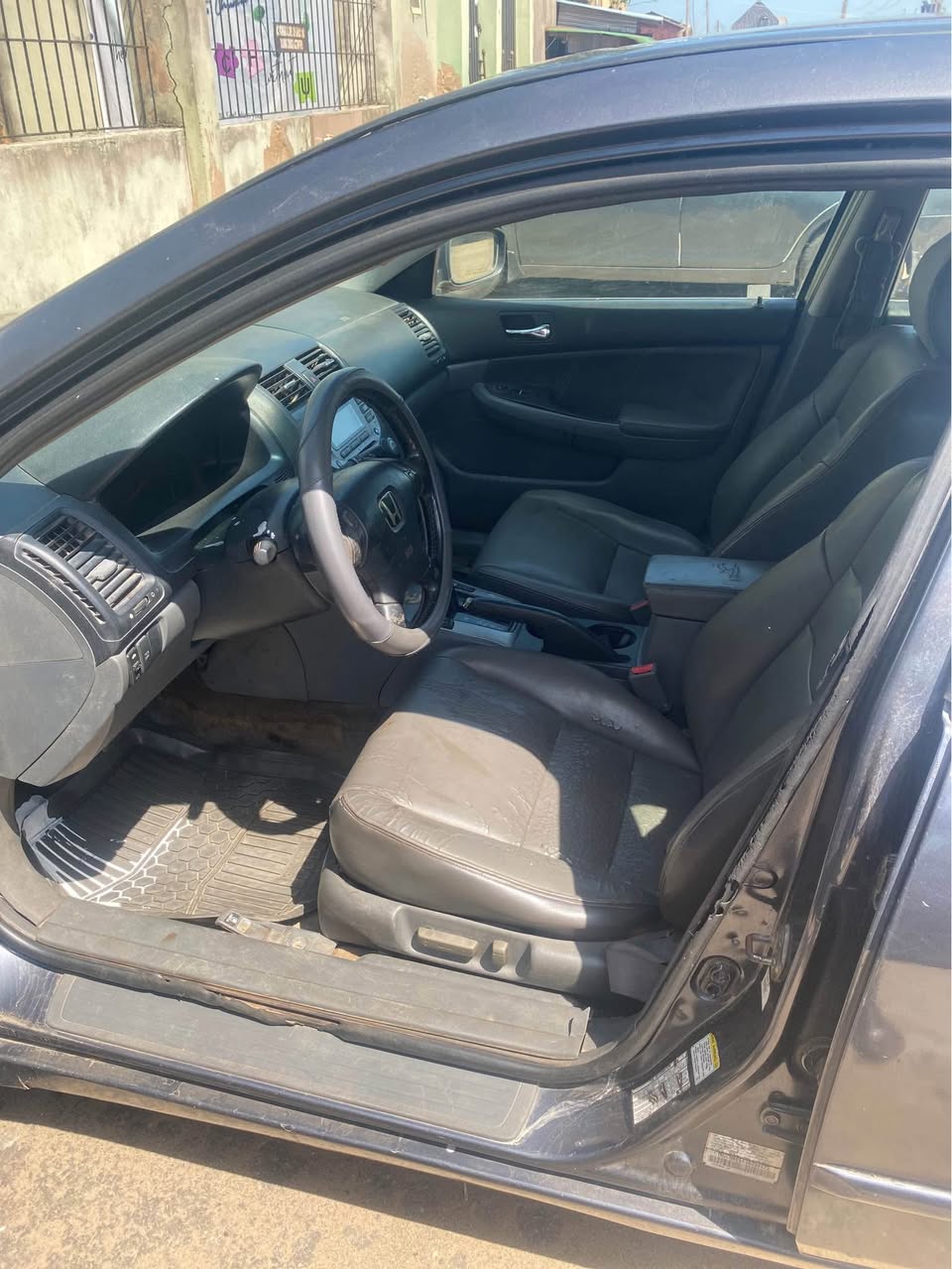 A picture of Honda Accord 04