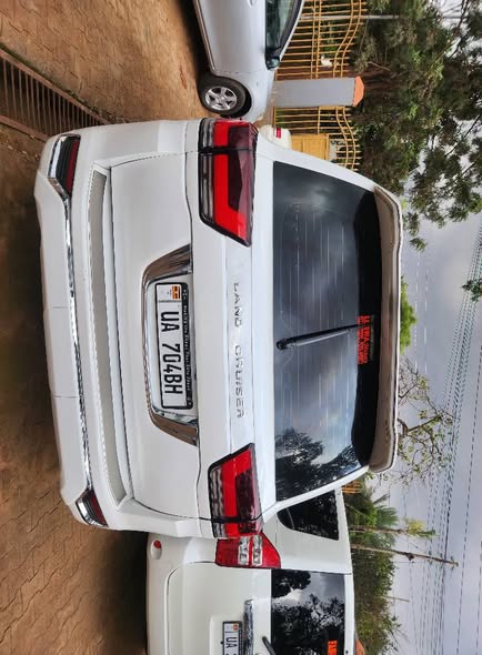 A picture of Land cruiser V8 on sale