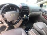 A picture of Toyota Sienna XLE Limited Model 2005